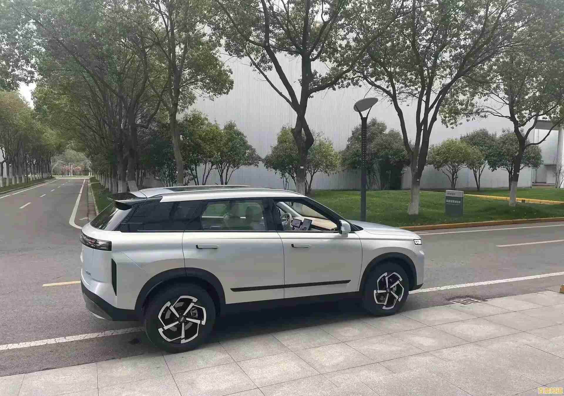 借助[网盘搜]快速定位目标文件，安全便捷完成下载与存储