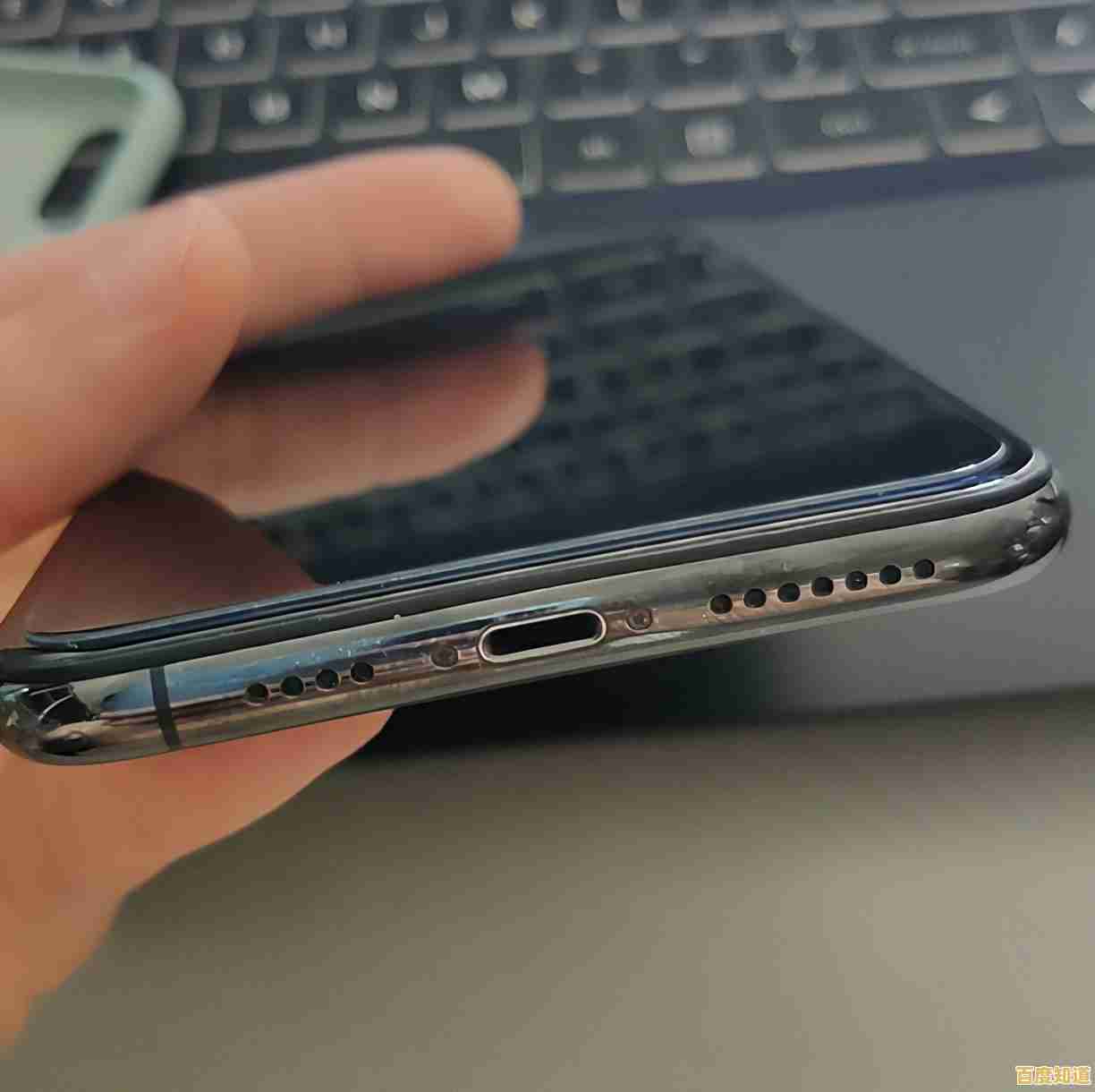 电脑主机运行但显示器无信号?教你排查黑屏故障步骤 电脑主机运行但显示器无信号?教你排查黑屏故障步骤